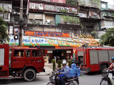 Cháy “chuồng cọp” tại khu tập thể Bộ Giáo dục - 1 Cháy “chuồng cọp” tại khu tập thể Bộ Giáo dục - 1