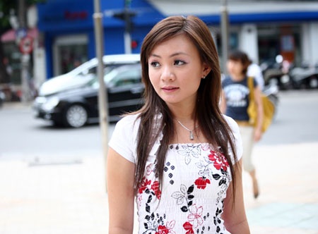 Bất ngờ gặp “bé” Xuân Mai trên phố Hà Nội - 10 Bất ngờ gặp “bé” Xuân Mai trên phố Hà Nội - 10