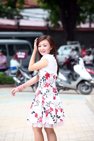 Bất ngờ gặp “bé” Xuân Mai trên phố Hà Nội - 7 Bất ngờ gặp “bé” Xuân Mai trên phố Hà Nội - 7