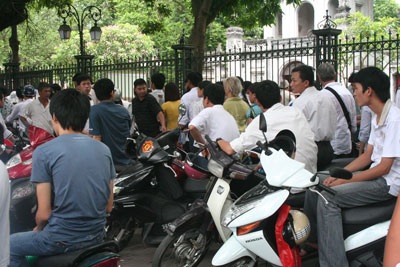 Hà Nội nhiều hồ sơ “ảo”, TPHCM “nghẽn” thí sinh - 2 Hà Nội nhiều hồ sơ “ảo”, TPHCM “nghẽn” thí sinh - 2