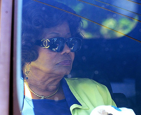 “Ông vua nhạc Pop” trong mắt mẹ - 6