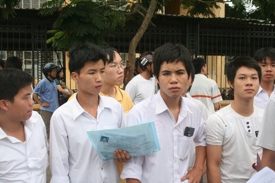 Đề Lý quá dài nhưng vẫn “dễ chơi” hơn Toán - 1