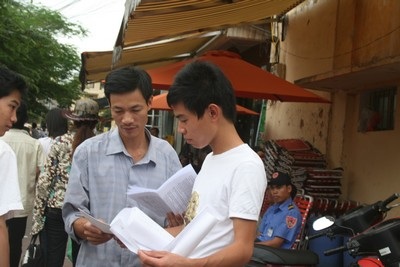 Đề Lý quá dài nhưng vẫn “dễ chơi” hơn Toán - 2