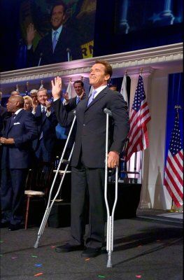 Chùm ảnh: Khi các chính trị gia phải mang nạng, bó bột - 7