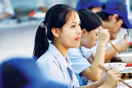 “Ăn” cơm công nhân - 1 “Ăn” cơm công nhân - 1