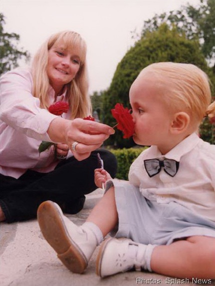 Ảnh hạnh phúc của Michael Jackson bên vợ cũ và hai con - 12