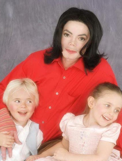Ảnh hạnh phúc của Michael Jackson bên vợ cũ và hai con - 14