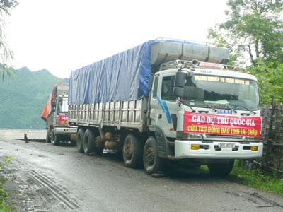 Chùm ảnh: Mắc kẹt ở Mường Tè - 3