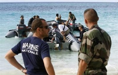 Phát hiện 13 thi thể được tin là của máy bay Yemen gặp nạn - 1 Phát hiện 13 thi thể được tin là của máy bay Yemen gặp nạn - 1