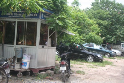 Chùm ảnh: Nhếch nhác đường bờ sông Tô Lịch - 6 Chùm ảnh: Nhếch nhác đường bờ sông Tô Lịch - 6