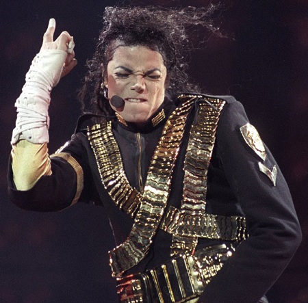 Thi hài Michael Jackson vẫn chưa được chôn cất - 4