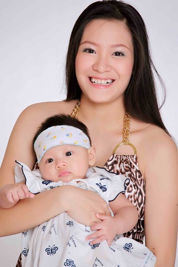 Tác giả “Nồng nàn Hà Nội” lên chức bố - 2