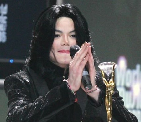 Thi hài Michael Jackson vẫn chưa được chôn cất - 1