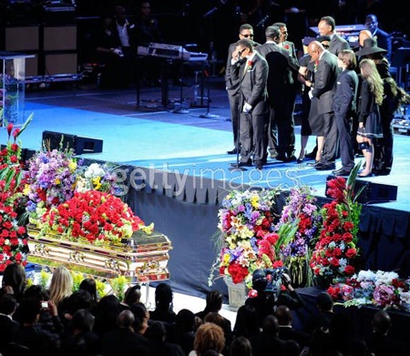 Tang lễ Michael Jackson “phủ kín” âm nhạc - 52