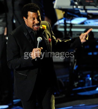 Tang lễ Michael Jackson “phủ kín” âm nhạc - 28