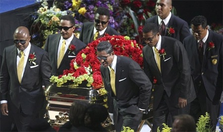 Tang lễ Michael Jackson “phủ kín” âm nhạc - 23