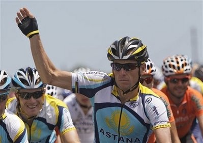 Lance Amstrong tiếp tục "phả hơi nóng" sau áo Vàng Cancellara - 4