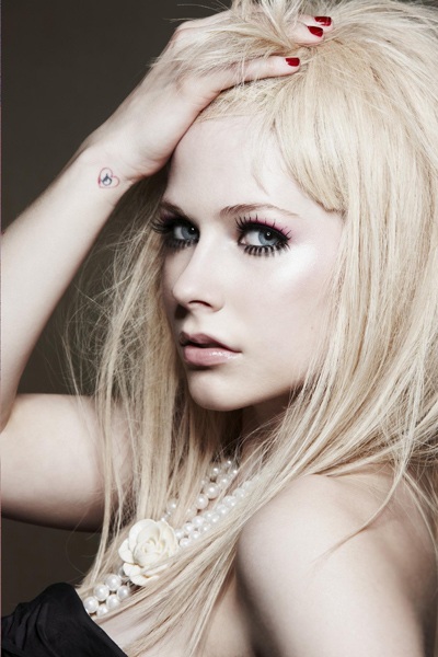 Avril Lavigne thiết kế quần áo trẻ em - 2