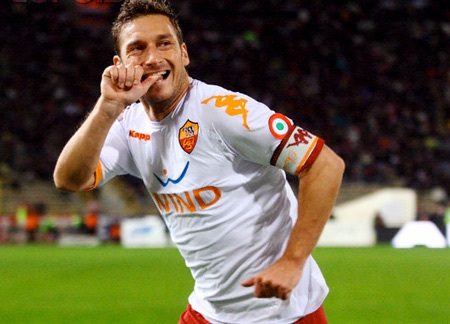 Totti dính chấn thương, AS Roma thành “bệnh viện” - 1 Totti dính chấn thương, AS Roma thành “bệnh viện” - 1