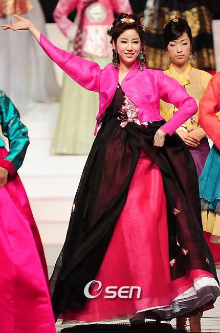 Sinh viên ba lê đăng quang Hoa hậu Hàn Quốc 2009 - 27