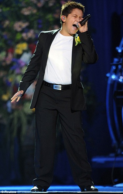 Tài năng 12 tuổi lọt vào “mắt xanh” thầy của Michael Jackson - 1
