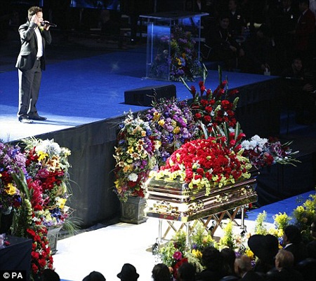 Tài năng 12 tuổi lọt vào “mắt xanh” thầy của Michael Jackson - 3