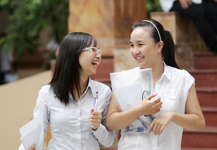 Thí sinh ra sớm với nhiều nụ cười tươi - 1 Thí sinh ra sớm với nhiều nụ cười tươi - 1