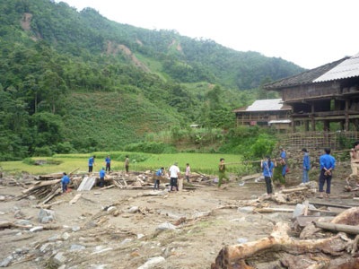 Mưa lớn lại cô lập Pác Nặm - 3