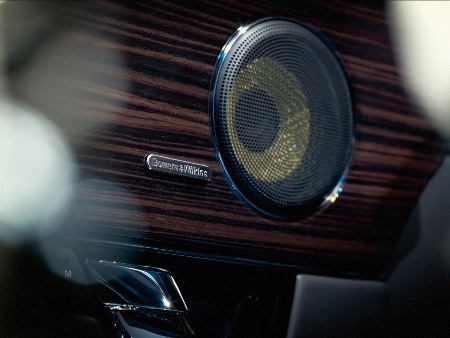 Jaguar XJ trình làng cùng siêu mẫu Elle Macpherson - 8 Jaguar XJ trình làng cùng siêu mẫu Elle Macpherson - 8