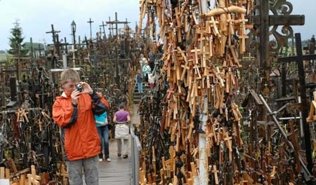 Chùm ảnh: Ngọn đồi “mọc” 200.000 cây thánh giá - 5