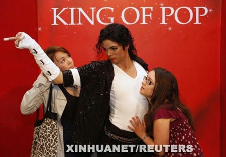 Ra mắt tượng sáp thứ 13 của “Ông vua nhạc Pop” - 3 Ra mắt tượng sáp thứ 13 của “Ông vua nhạc Pop” - 3