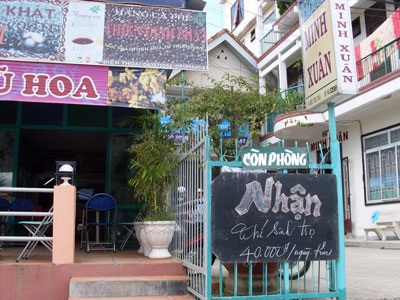 Sĩ tử “tốn kém” vì thi trên đất du lịch - 1 Sĩ tử “tốn kém” vì thi trên đất du lịch - 1
