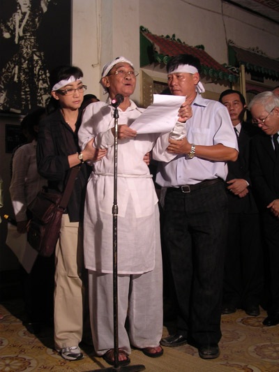 Lãnh đạo Thành phố tiễn biệt NSND Phùng Há  - 4