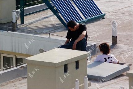 Chùm ảnh: Căng thẳng giải cứu người nhảy lầu tự tử - 3