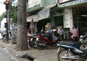 Các tuyến đường được đậu xe ở vỉa hè, lòng đường - 1