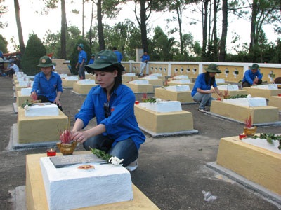 Đại lễ cầu siêu các anh hùng liệt sĩ thanh niên xung phong - 1 Đại lễ cầu siêu các anh hùng liệt sĩ thanh niên xung phong - 1