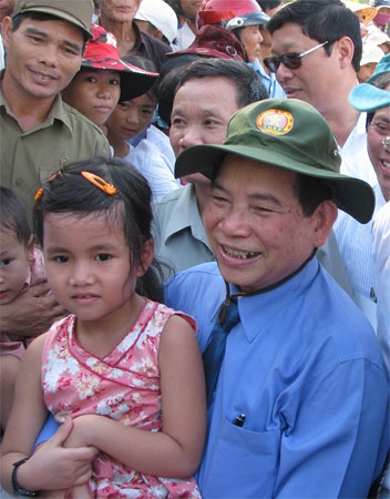 Xúc động lễ dâng hương các liệt sĩ thanh niên xung phong - 3