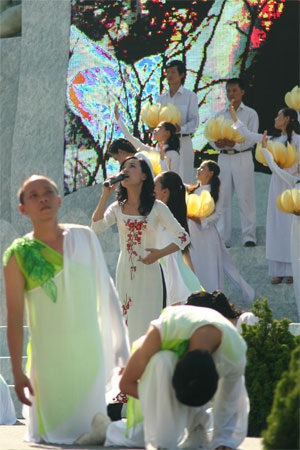 Xúc động lễ dâng hương các liệt sĩ thanh niên xung phong - 5