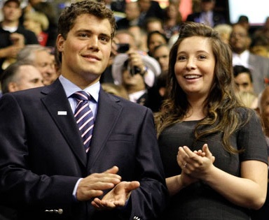 Con rể “hụt” của bà Palin: Thống đốc Alaska từ chức vì tiền - 1