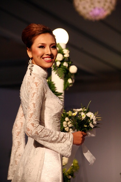 Cô dâu xinh đẹp Phùng Ngọc Yến  - 15