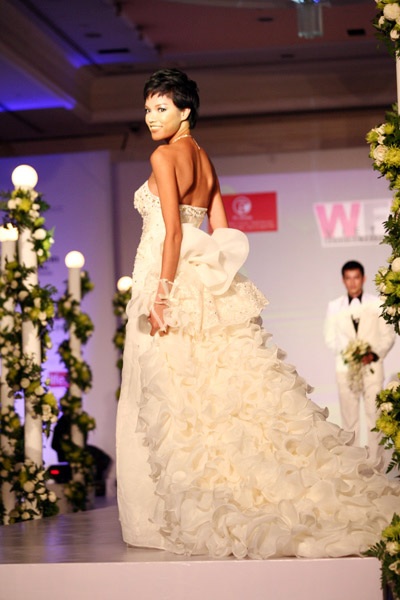 Cô dâu xinh đẹp Phùng Ngọc Yến  - 7