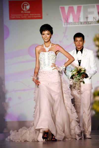 Cô dâu xinh đẹp Phùng Ngọc Yến  - 6