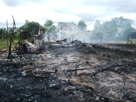 Cháy lớn thiêu rụi cơ sở phế liệu 500 m2  - 1