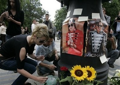 Obama “thận trọng” với Michael Jackson? - 2 Obama “thận trọng” với Michael Jackson? - 2