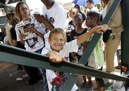 Quê nhà tổ chức lễ tưởng nhớ Michael Jackson - 18