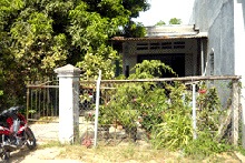 Cứu cháu bé 2 tháng tuổi giữa đám người đánh ghen - 1