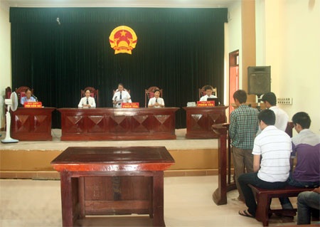 Tòa “trừ án” cho bị cáo đang kháng cáo thì bị bỏ tù - 1 Tòa “trừ án” cho bị cáo đang kháng cáo thì bị bỏ tù - 1