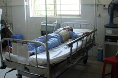 Nhảy cầu Bãi Cháy để được... nổi tiếng - 1