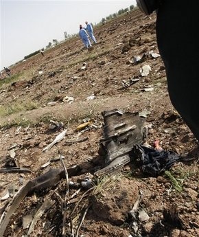 Máy bay Iran “đã bốc cháy trên không trung” - 6