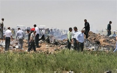 Chùm ảnh: Máy bay Iran vỡ vụn tại hiện trường - 13 Chùm ảnh: Máy bay Iran vỡ vụn tại hiện trường - 13